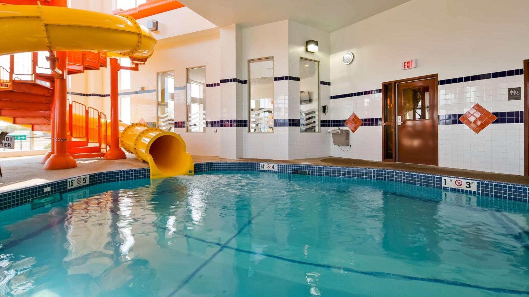 Best Western Plus Service Inn & Suites Lethbridge Exteriér fotografie